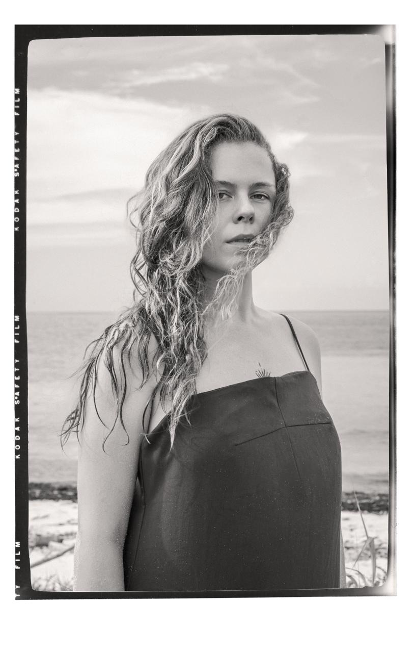 Imágenes que resaltan la importancia de las fotografías profesionales en redes sociales para emprendedores Fotos profesionales de marca